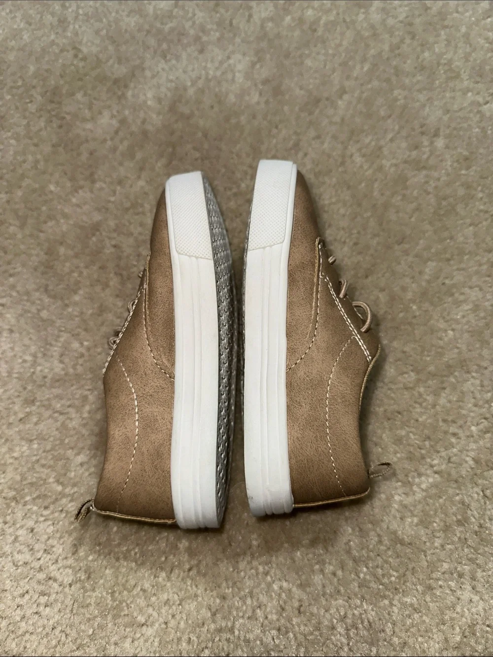 OshKosh B'gosh Little Kids Tan Faux-Leather Lace Sneakers